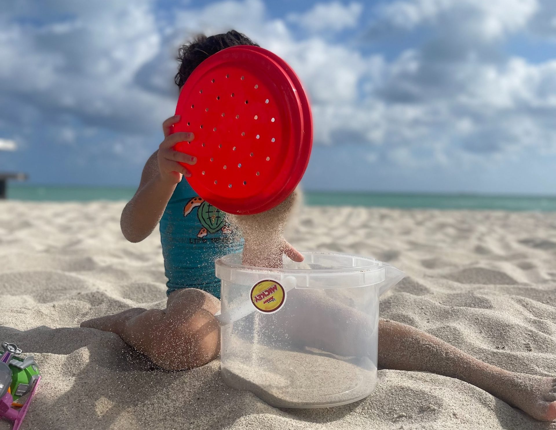 Everyone likes to play in the sand at Miami Beach (Photo by Aysel Shukurlu via Unsplash)